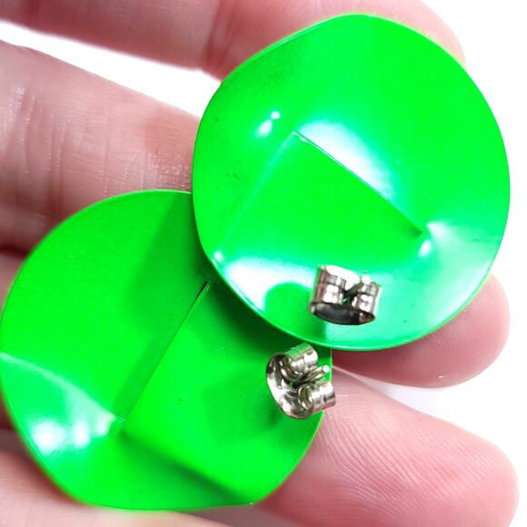 Vintage Green Metal Sculpted Earrings, Glossy Finish, Bold Statement Design - Picture 4 of 10